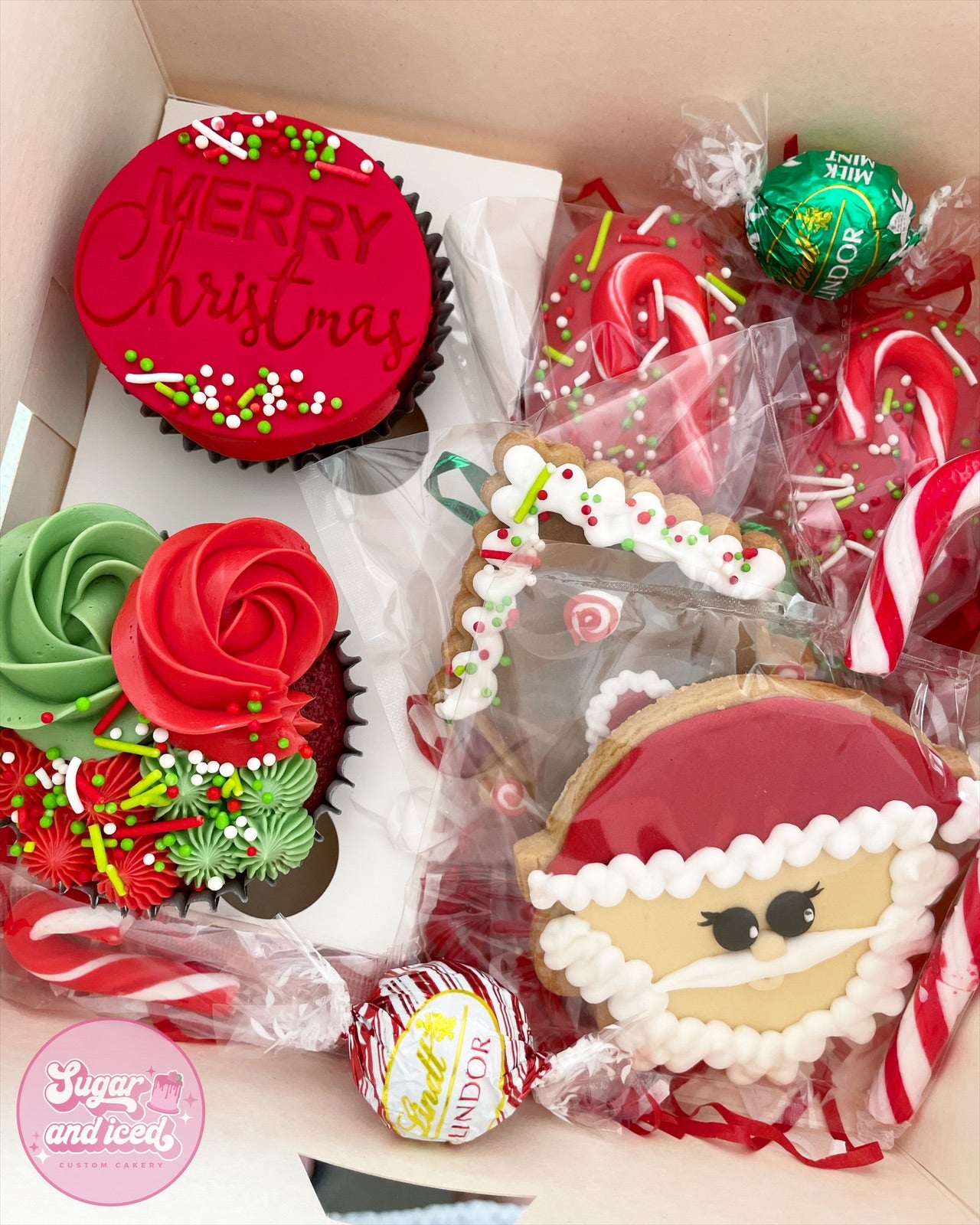 Small Christmas Eve Cupcake Treat Box