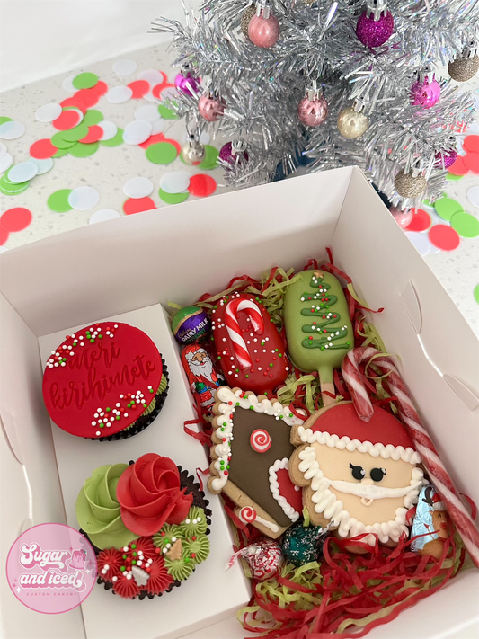 Small Christmas Eve Cupcake Treat Box