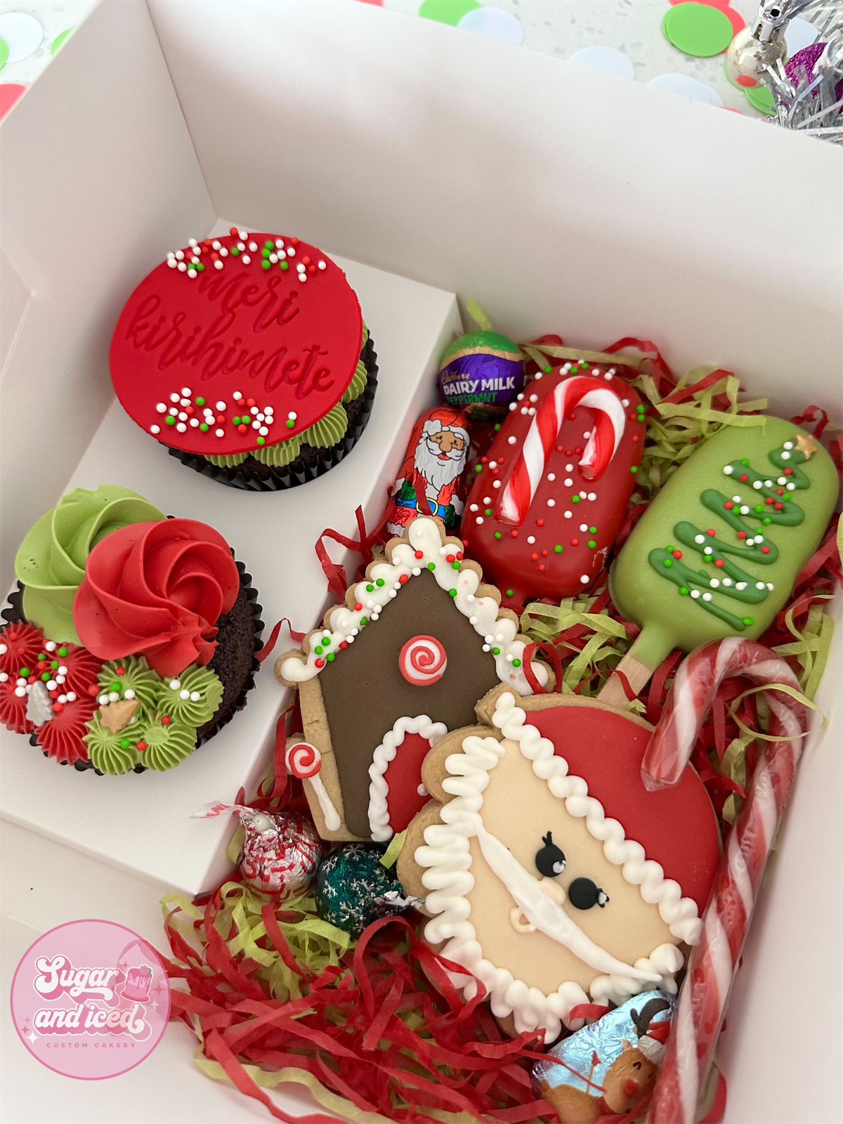 Small Christmas Eve Cupcake Treat Box